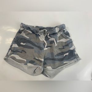 Primary camo shorts size 6